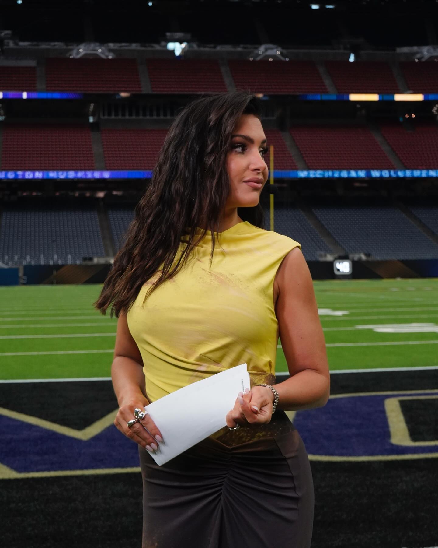 david fennessy recommends Molly Qerim Titties