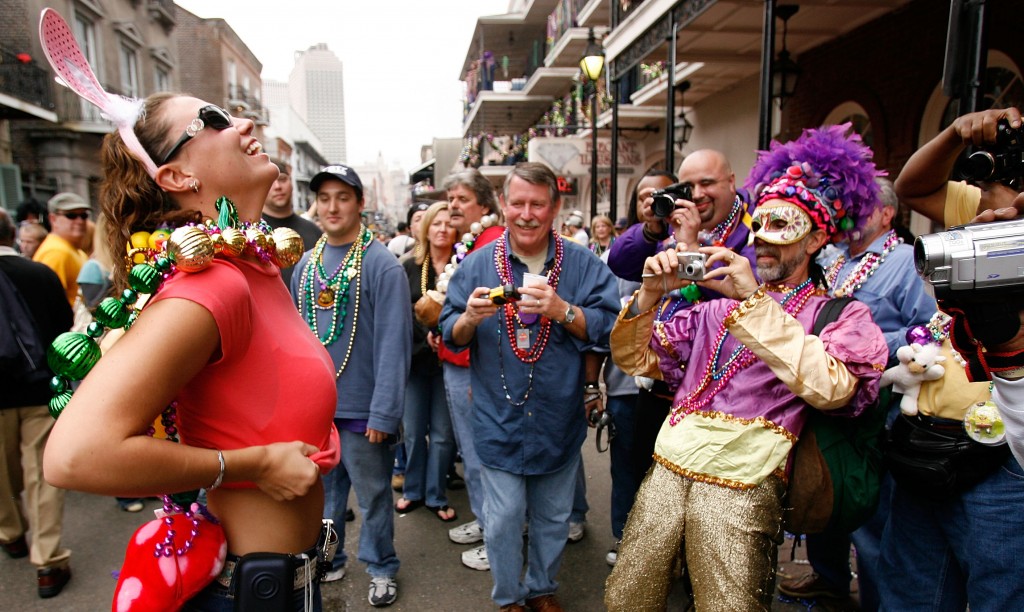 danielle braybrook recommends flashing boobs at mardi gras pic