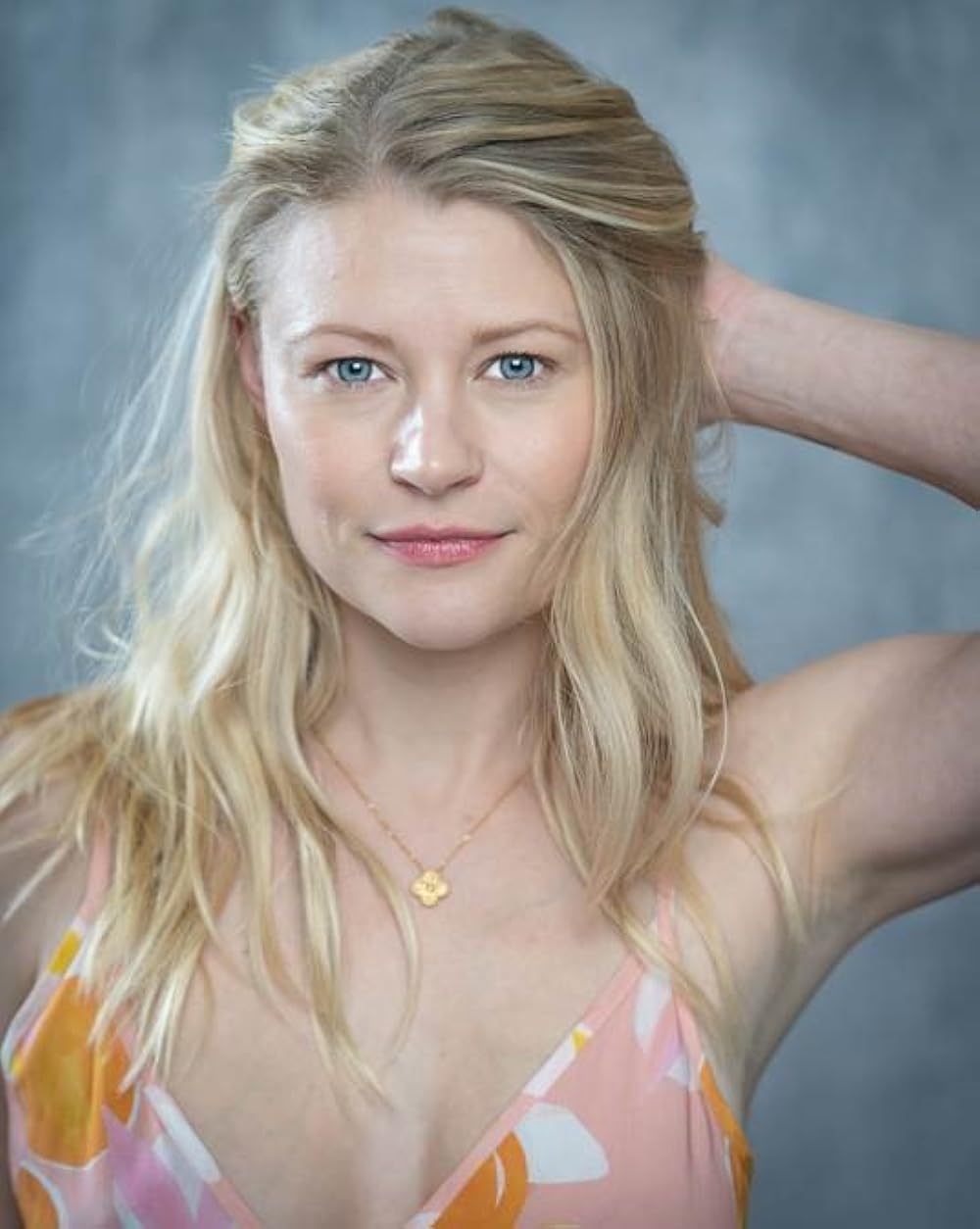 emilie de ravin nude