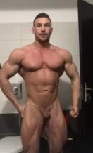 chris abboud recommends nude men bodybuilding pic