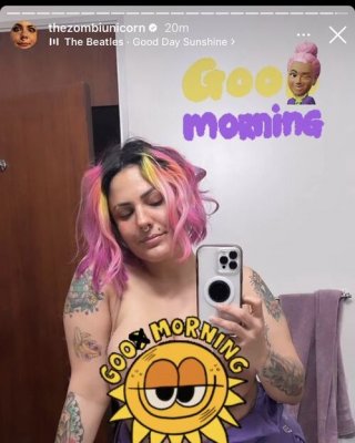 Zombiunicorn Nude anal squirten