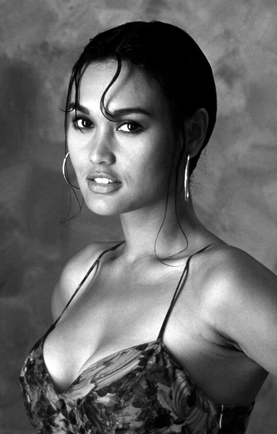 Tia Carrere Hot fywap uhnxeqo