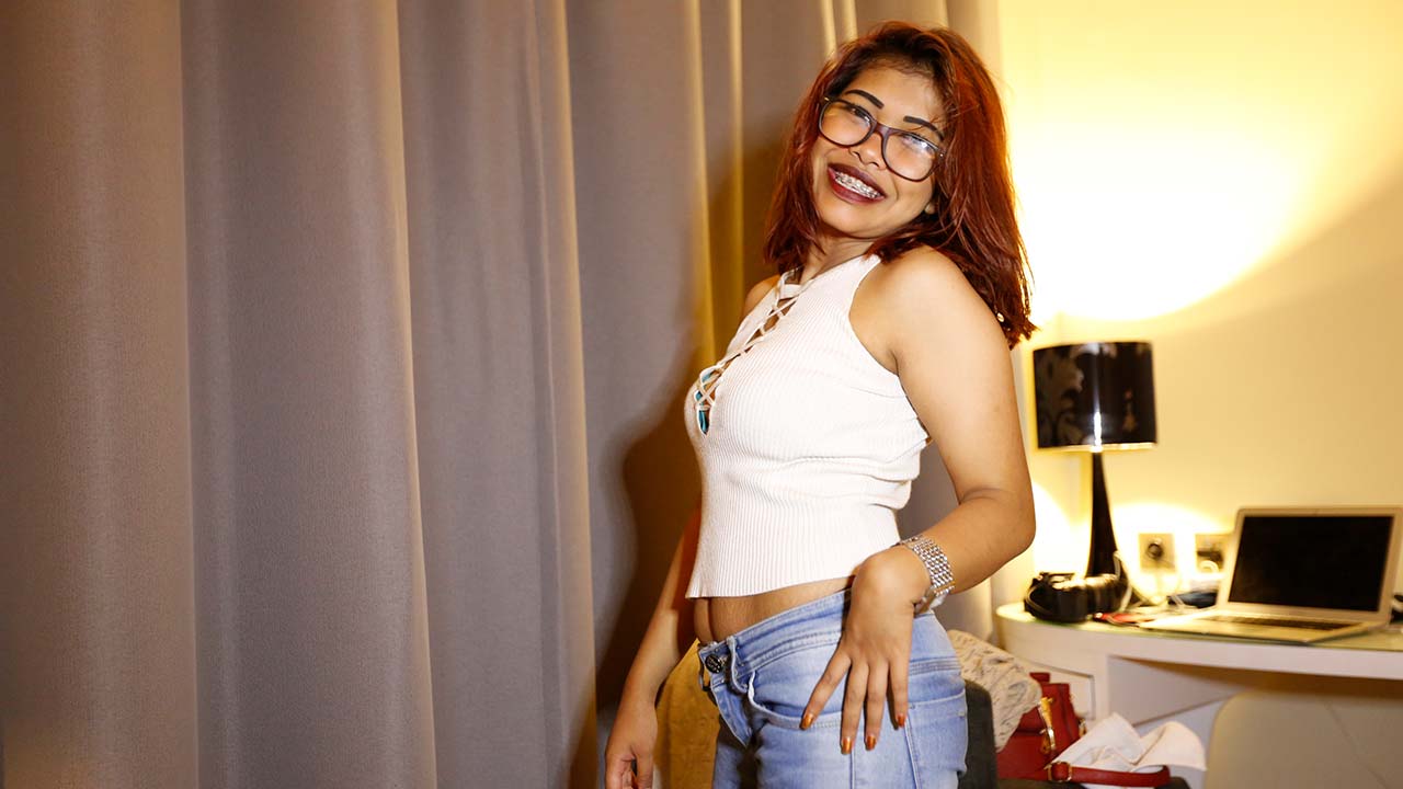 devindra dhaniram recommends nerd bigtits pic