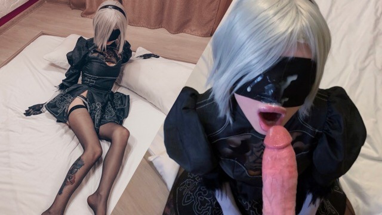 2b Cosplay Porn eyes blowjob