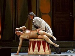 nude opera