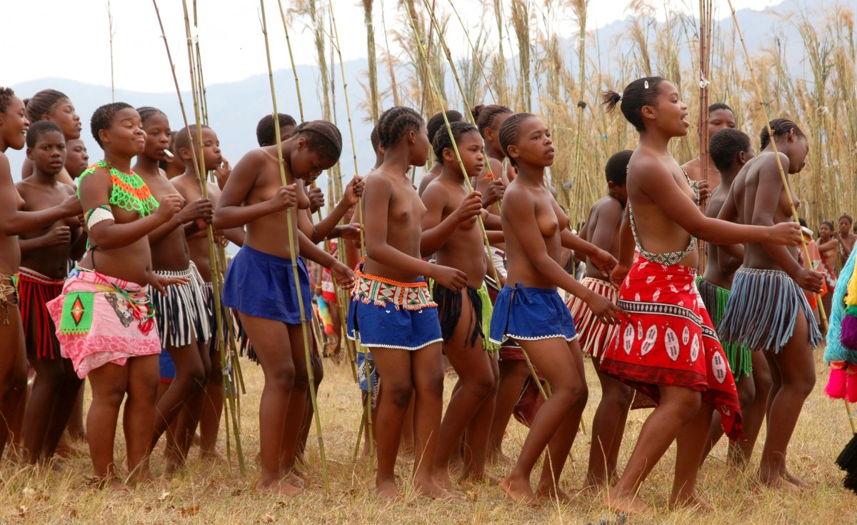 diego de luna recommends African Naked Dance