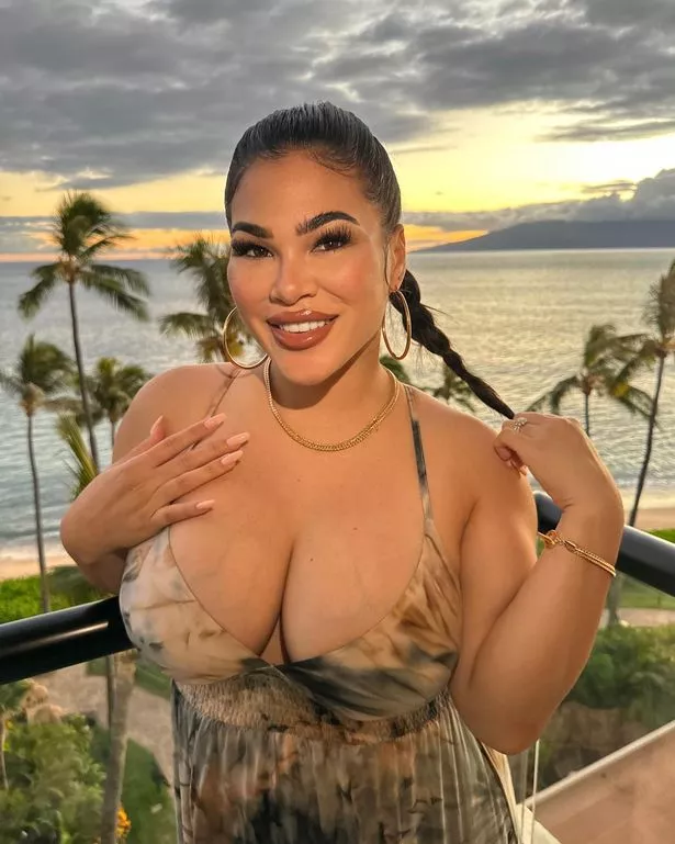 christine roisum recommends Big Tits In Hawaii