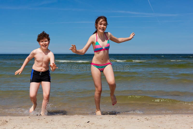 anne ant add naked teenagers on the beach photo