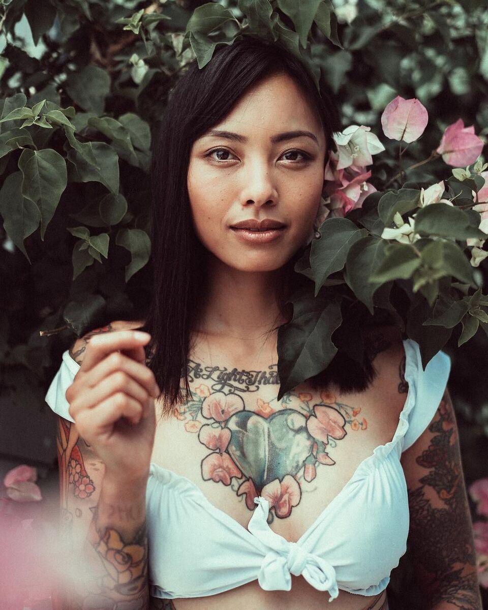 donna jone add photo levy tran sexy