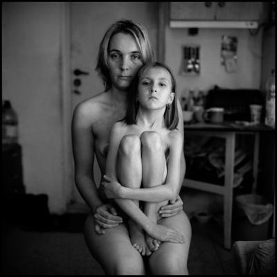 anny lefebvre recommends naked daughters and moms pic