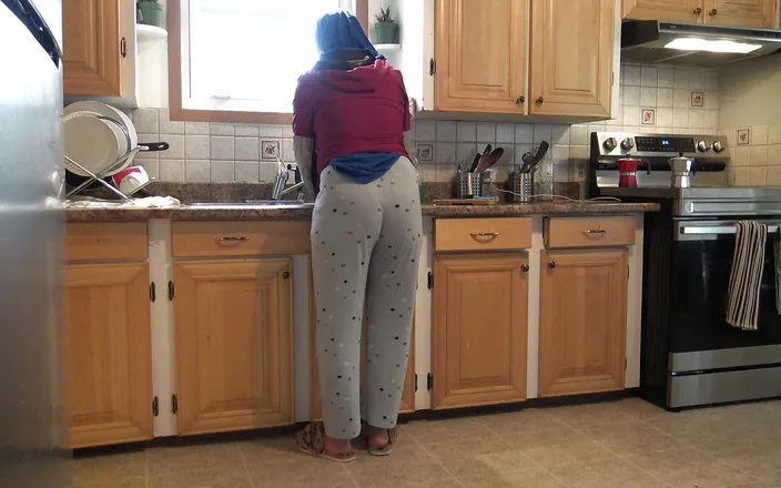 Mom Kitchen Porn hairy busty