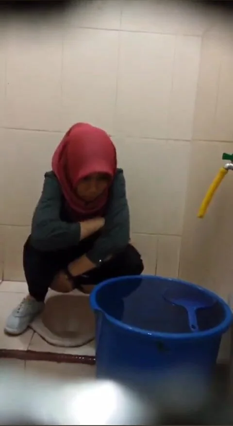 Ngintip Toilet Spbu dudes humping