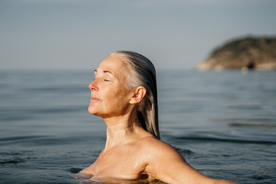 nude mature women on beach