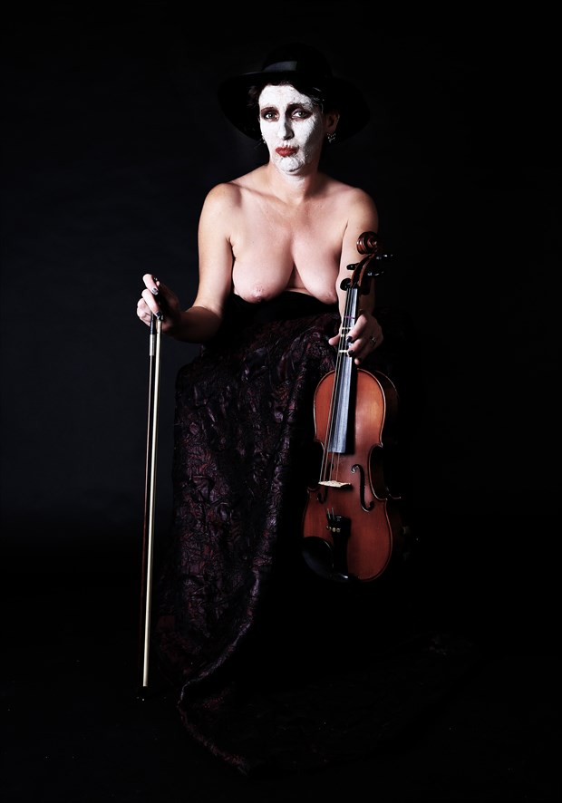 amy hardinge recommends nude woman playing the violin pic