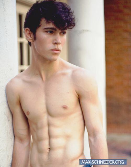 daniel chamberlin recommends max schneider naked pic