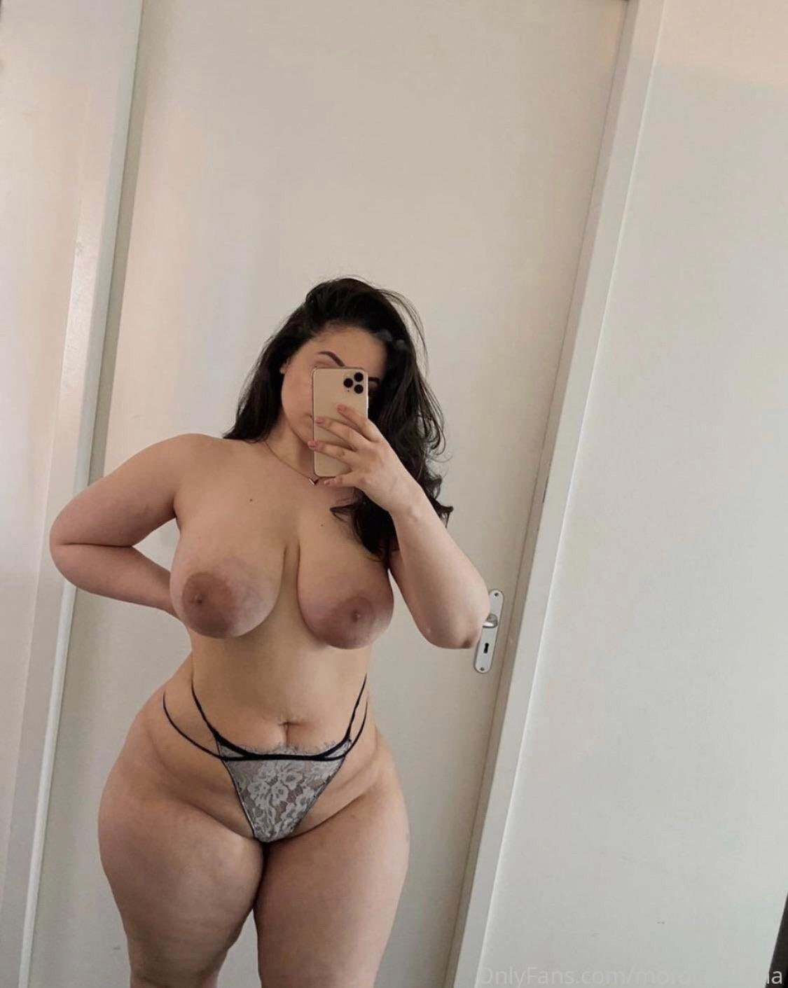 bbw naked selfie