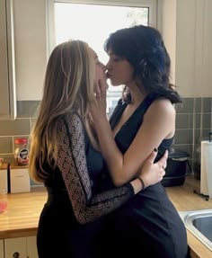 blonde lesbians scissor