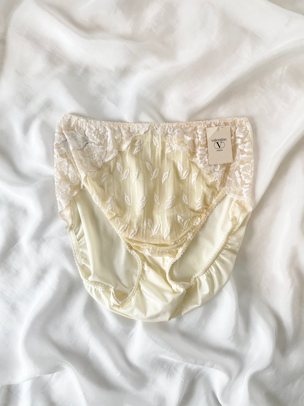 cecile van niekerk recommends valentino panty pic