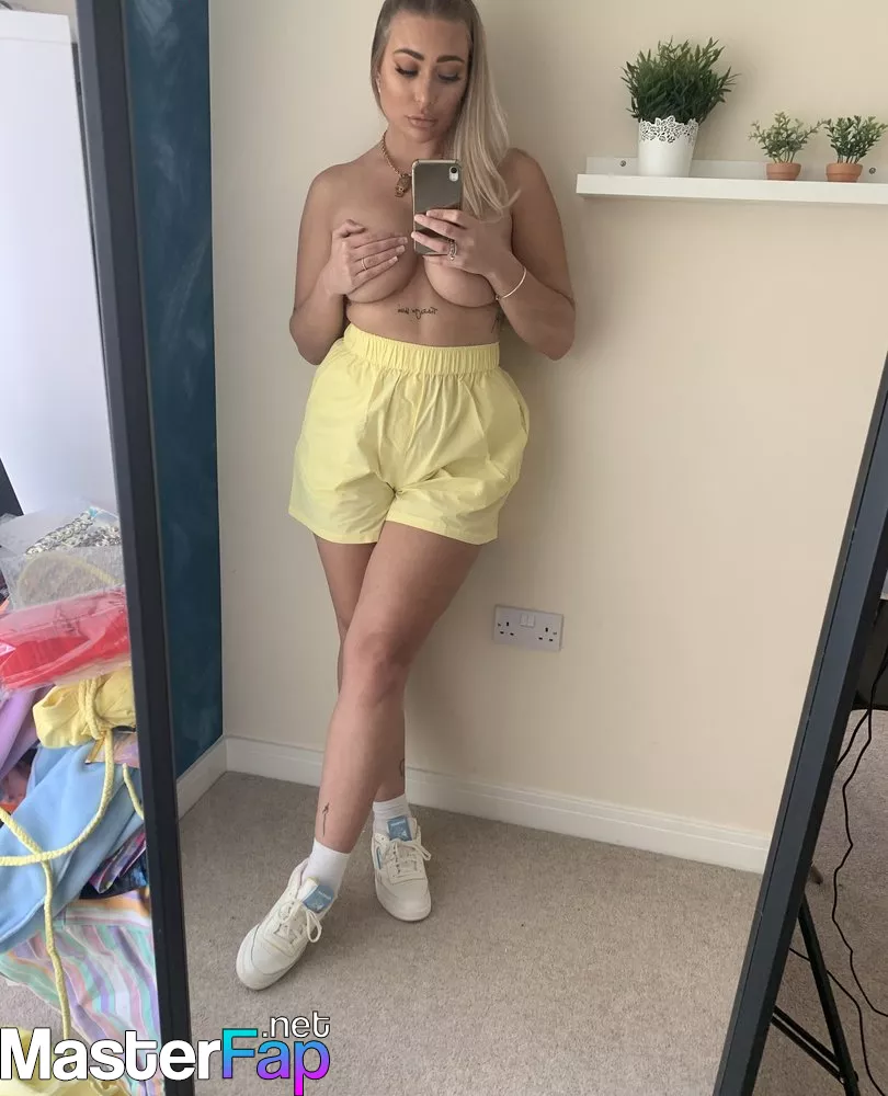 andrew crookall recommends holliewould onlyfans pic