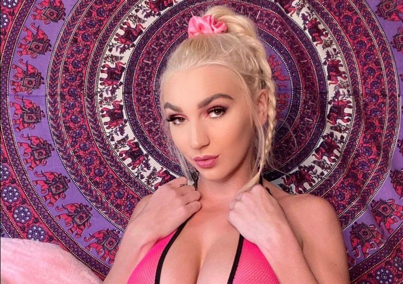 citra amanda recommends kendra sunderland new pic