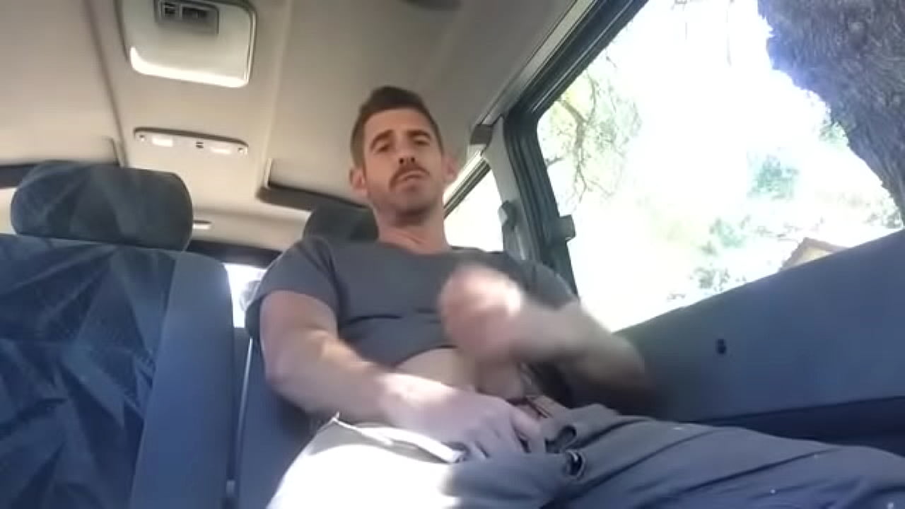 anne lock recommends Guy Jacking Off In Car