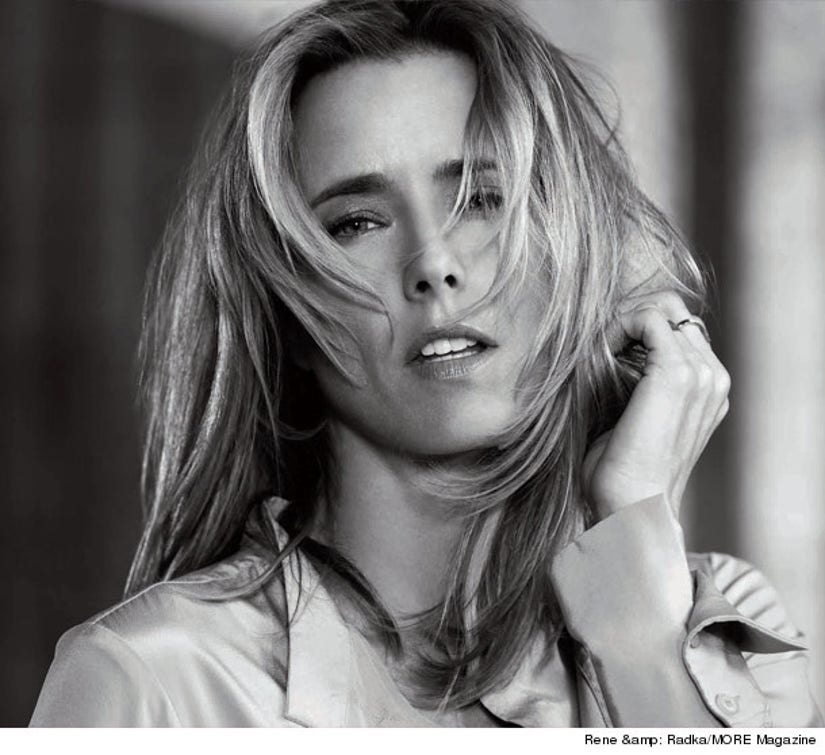 chris selak add tea leoni sexy photo