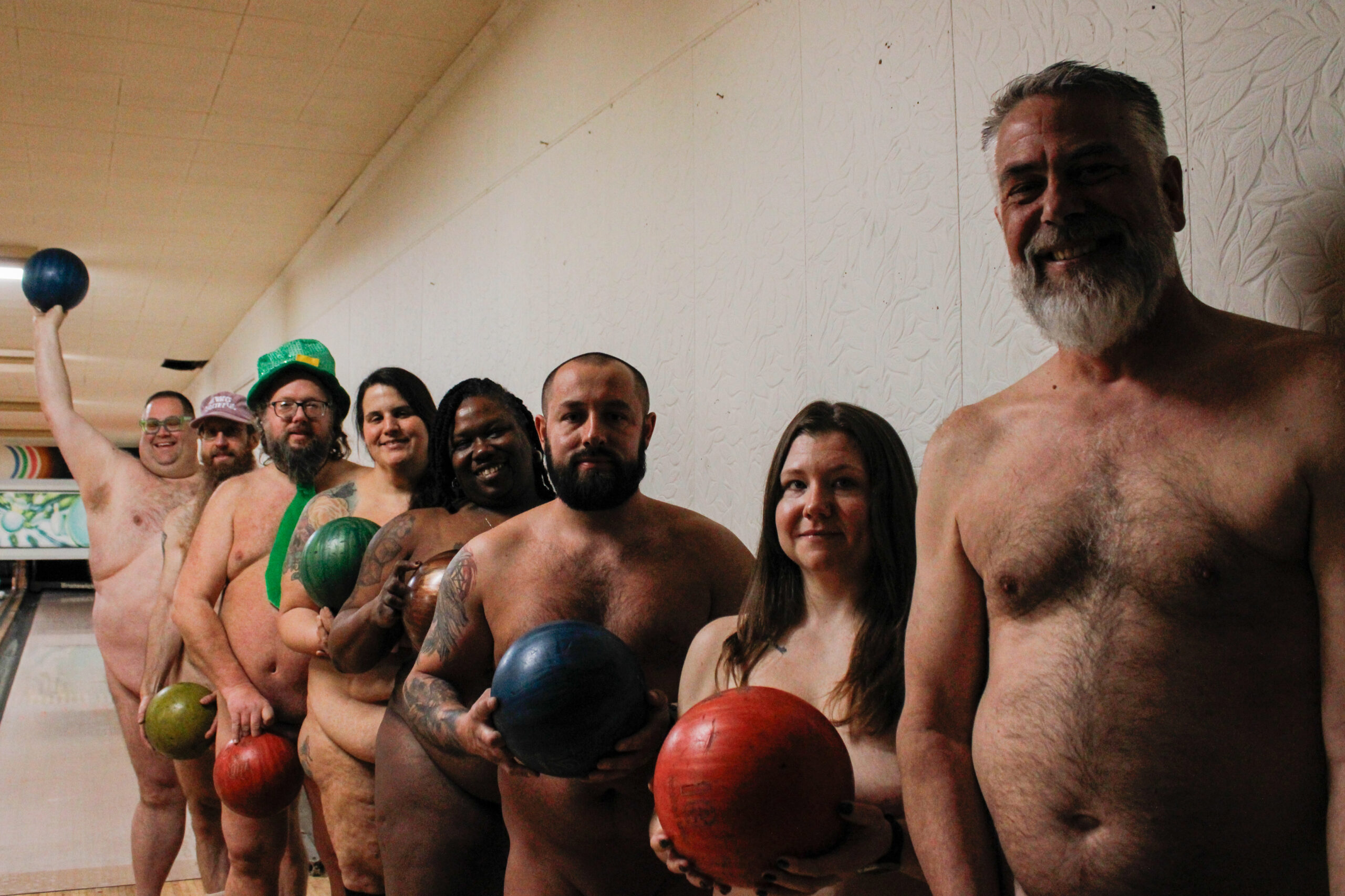 naked bowling