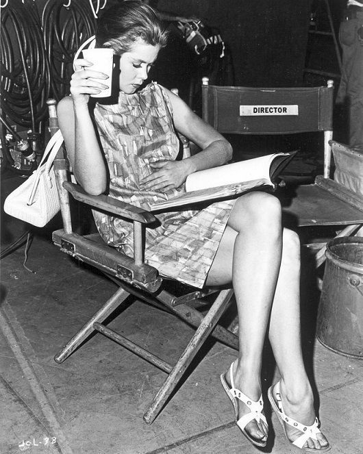 christine hervey recommends Elizabeth Montgomery Legs