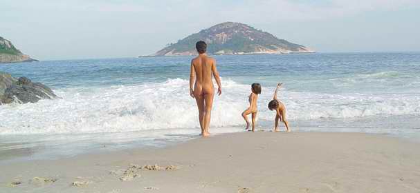 beach nudist pics