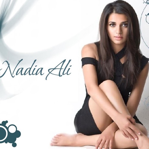 cris vaz share nadia ali foot photos