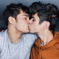 Best of Cute twinks kissing