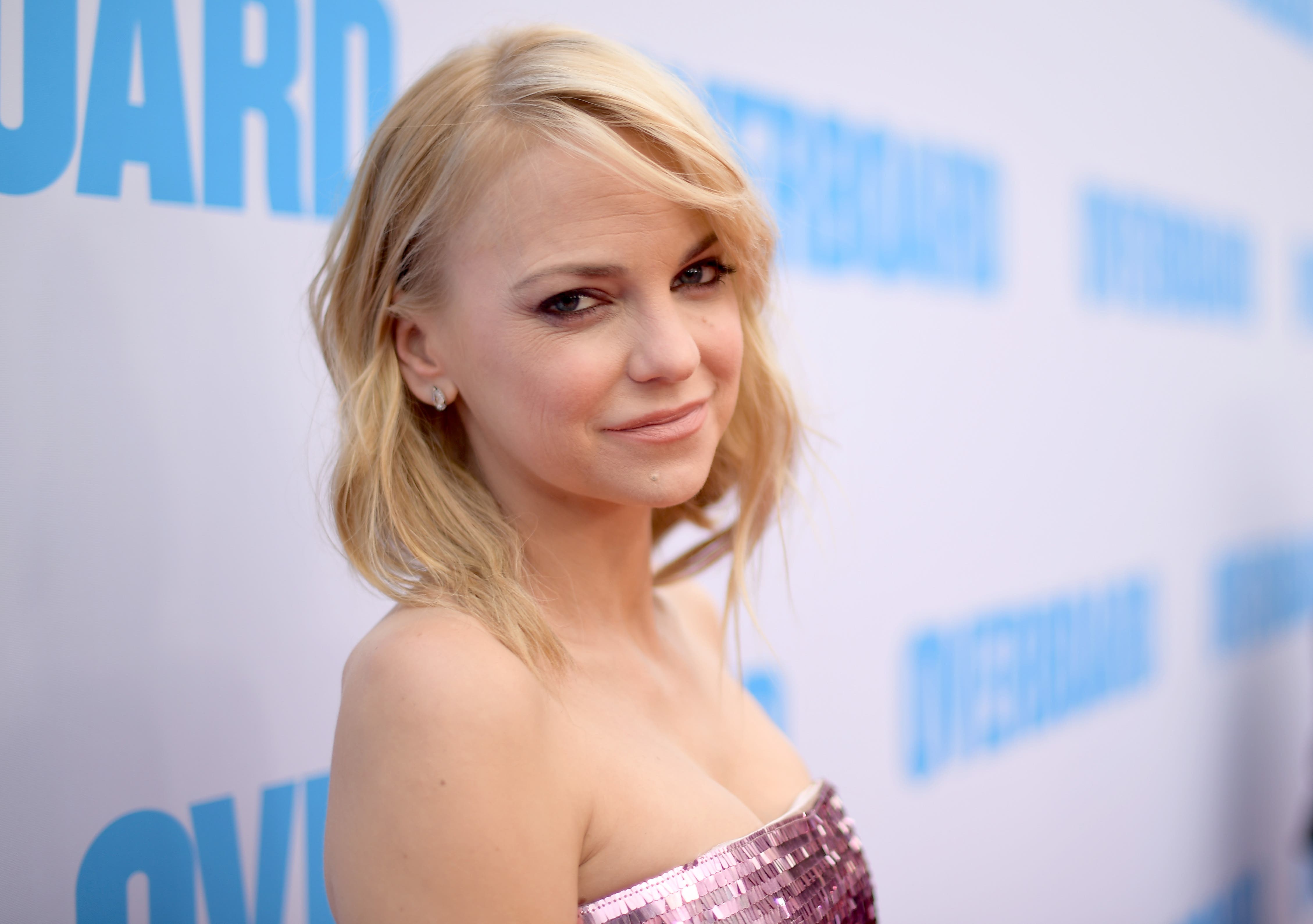 aseel al recommends Anna Faris Nude