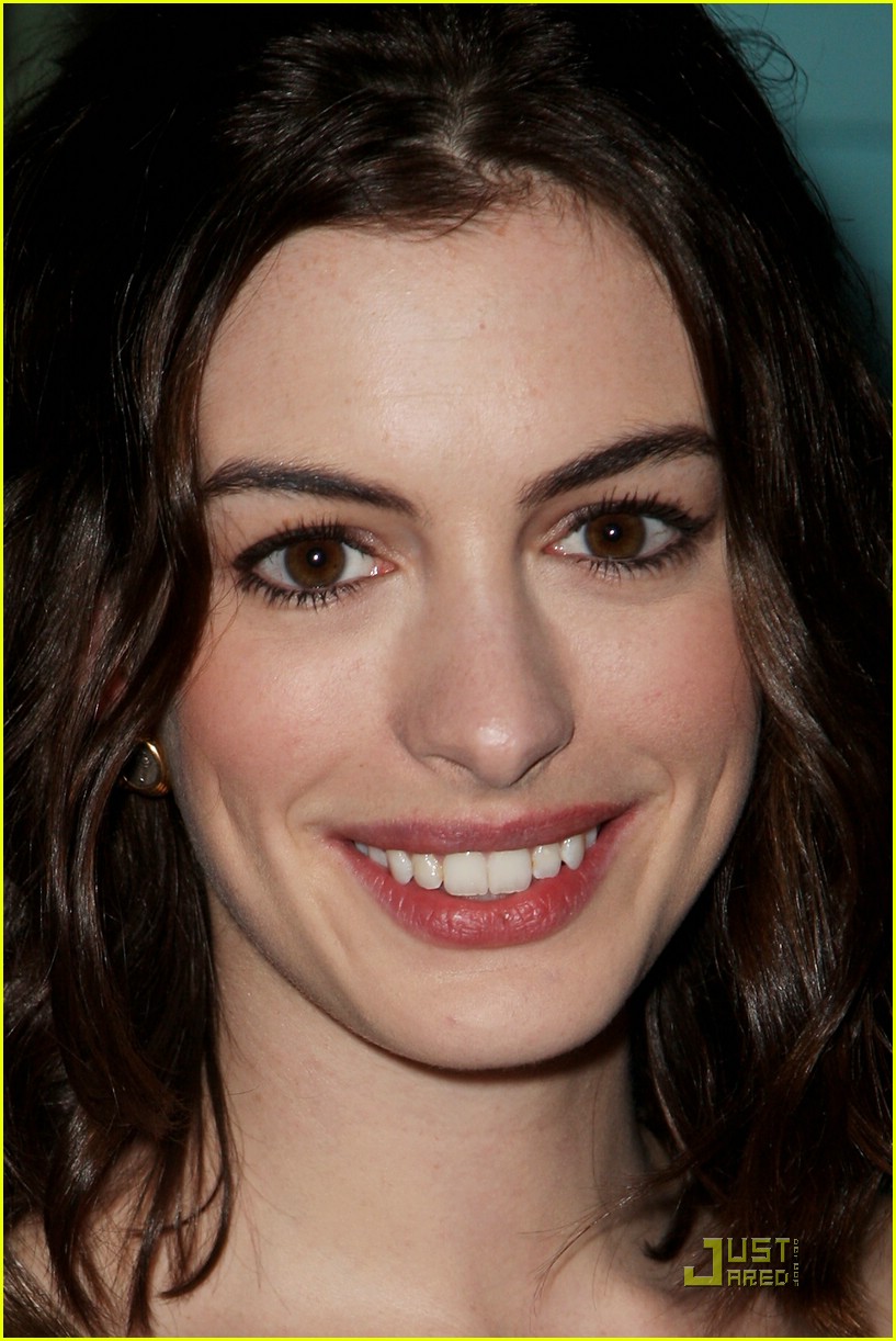 darcy summers share anne hathaway sexy pics photos