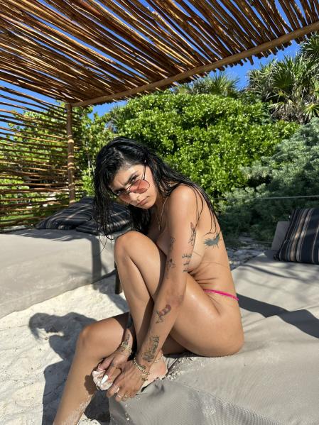 chai castillo add photo only fans mia khalifa