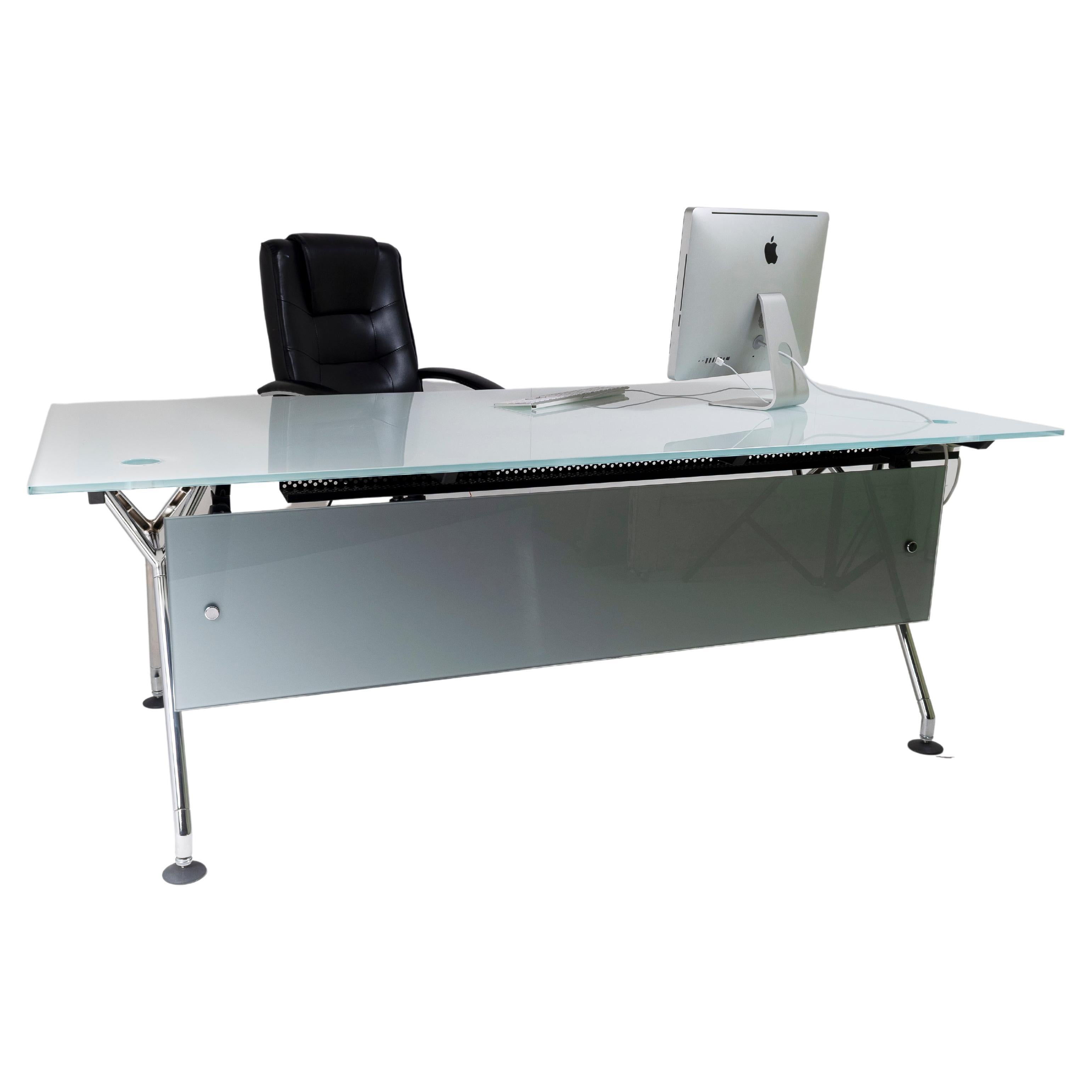 charmaine scott recommends Costanza Calabrese Desk