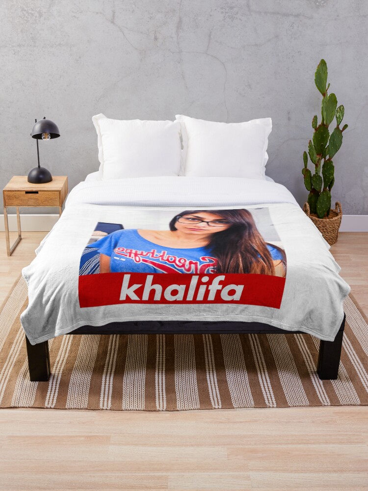 Mia Khalifa Bed to tears