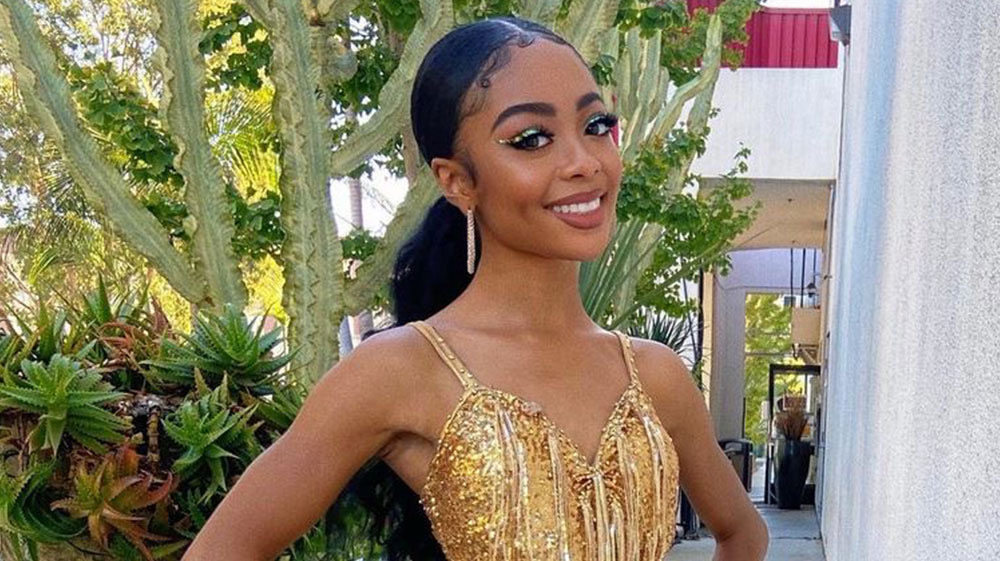 amanda loiacono share skai jackson twerking photos