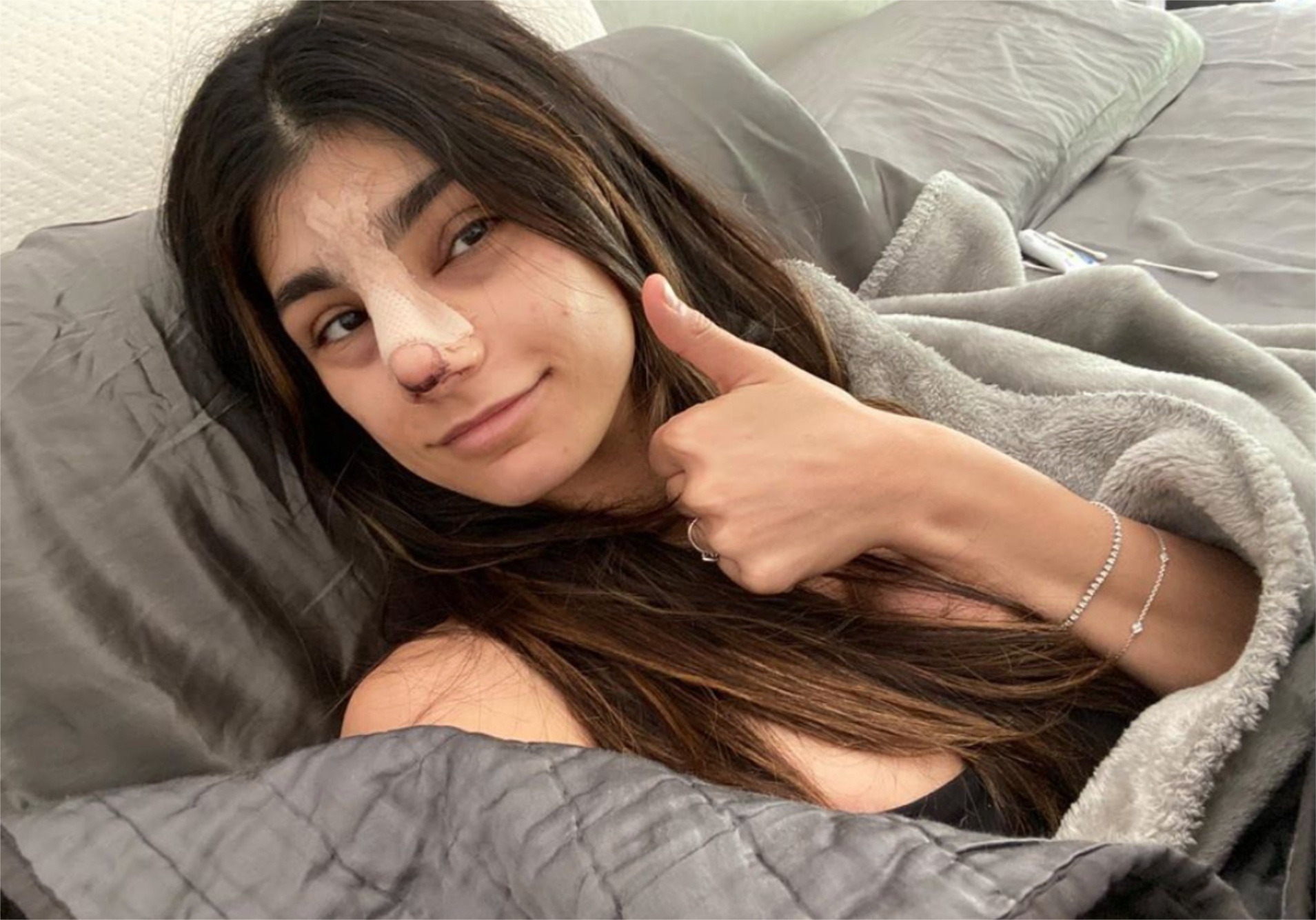 mia khalifa bed