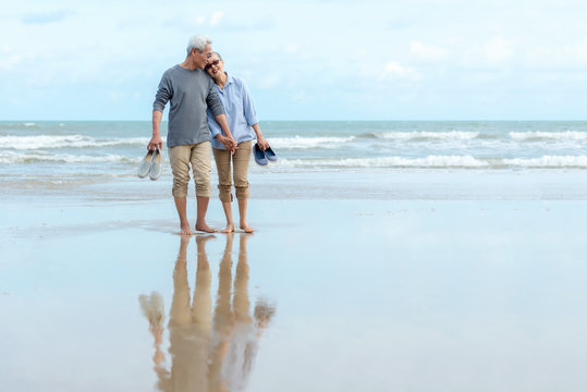 amanda tamanaha recommends mature couple beach pic