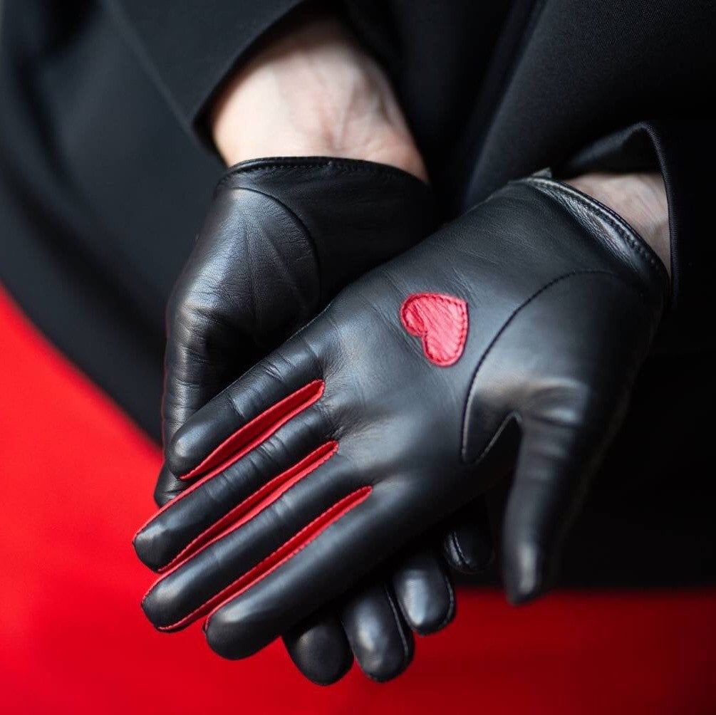 anne kinnier driscoll recommends Femdom Gloves