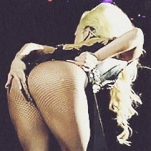 ari shin share lady gaga ass nude photos