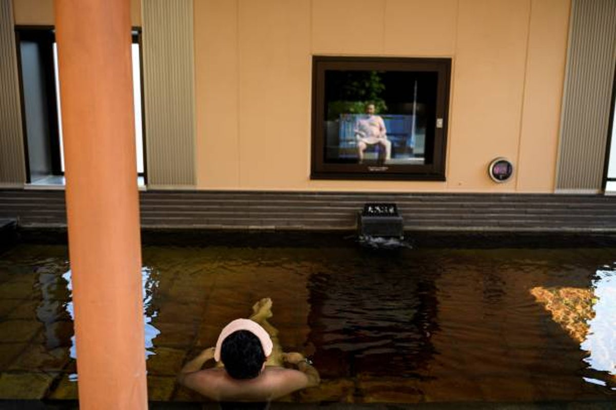 japanese onsen voyuer