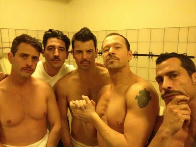 ari tulank recommends male group shower pic