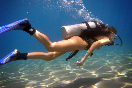 aku sebelas add photo naked snorkeling