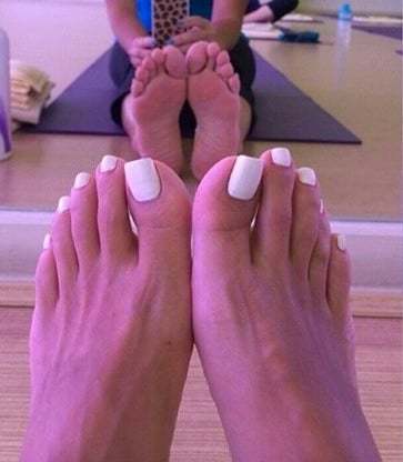 brian brazil share nicole wallace feet photos