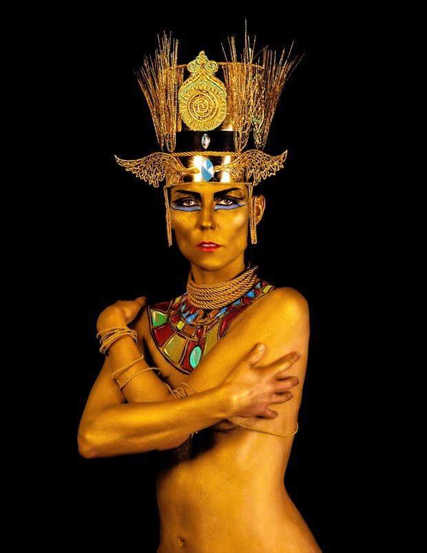 nude egyptian queen